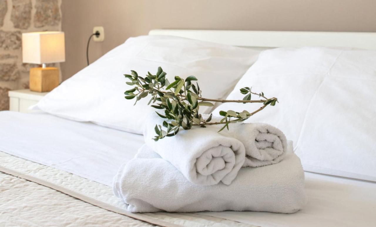Olife Guesthouse Milna  Eksteriør bilde
