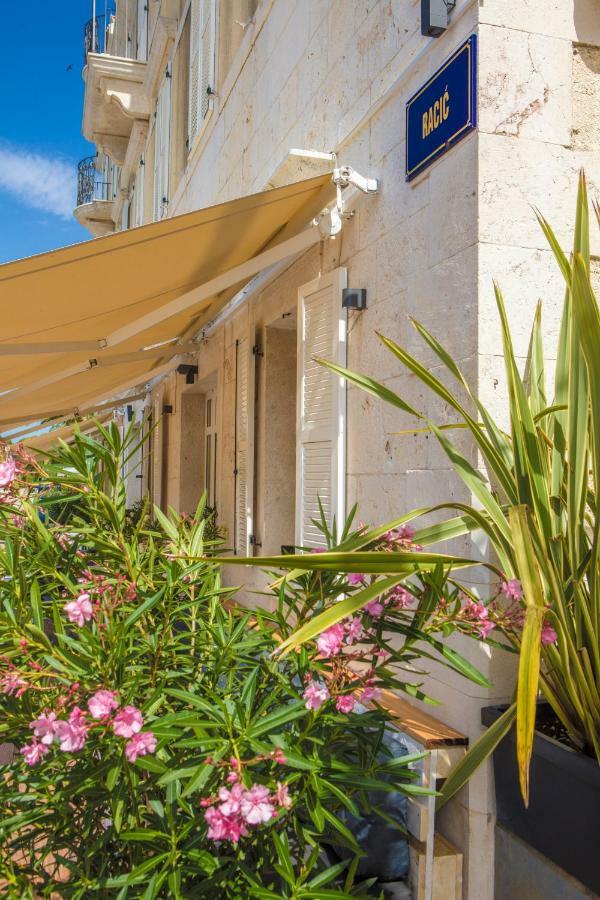 Olife Guesthouse Milna  Eksteriør bilde